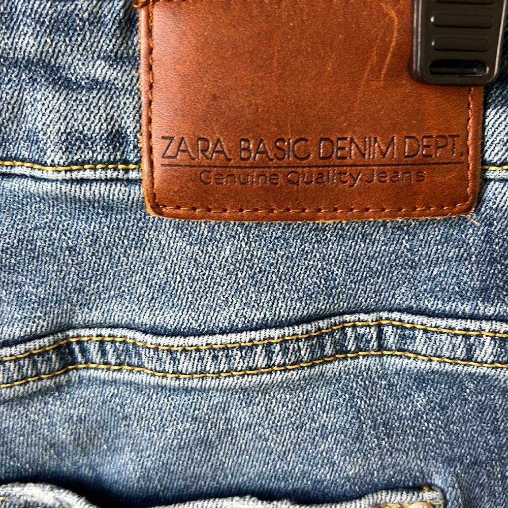 Zara Medium Wash Skinny Jeans Raw Step Hem - Picture 3 of 9